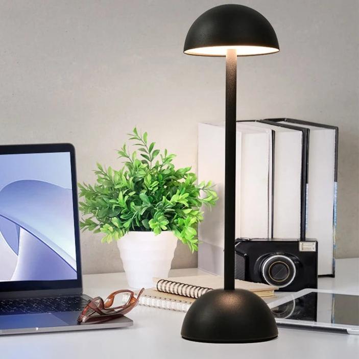 Noordse minimalistische tafellamp
