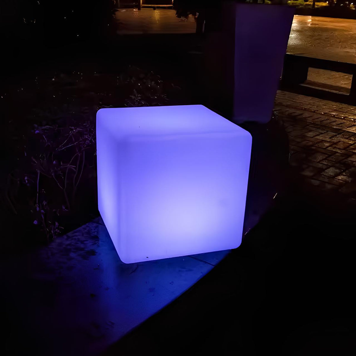 Kubieke tuinlamp