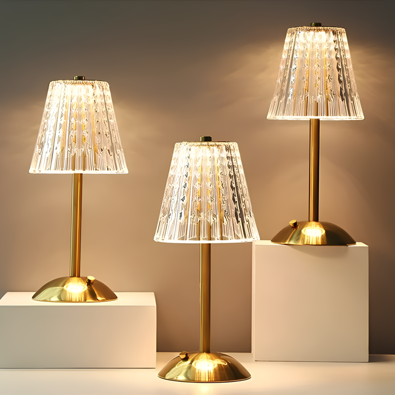 Gouden kristallen tafellamp