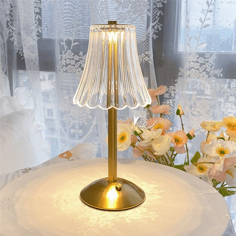 Gouden kristallen tafellamp