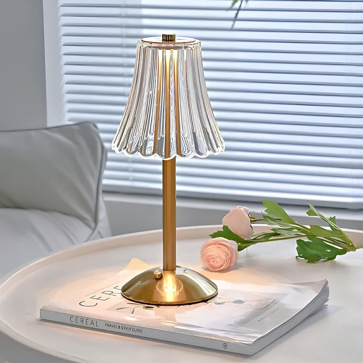 Gouden kristallen tafellamp