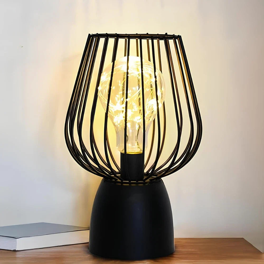 Stralende ijzeren lamp