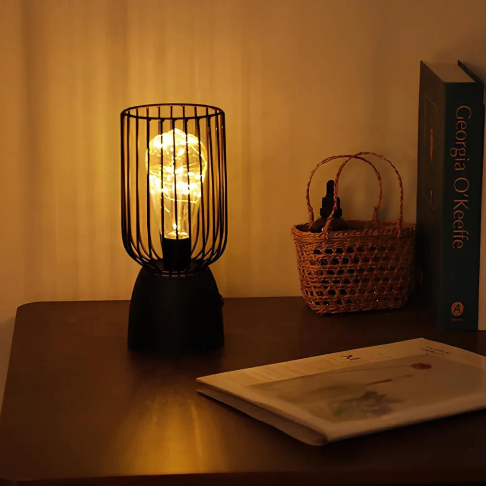 Stralende ijzeren lamp